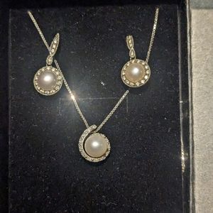 Necklace & earrings